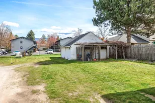 128 S Mountain Ave, Ashland, OR 97520 - Photo 5