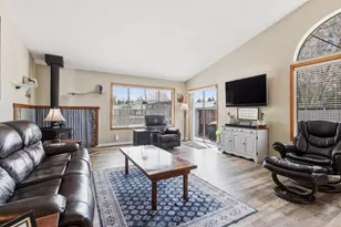 1449 SE Lostine Cir, Bend, OR 97702 - Photo 5