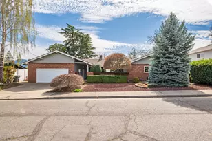 711 NW Amelia Dr, Grants Pass, OR 97526 - Photo 3