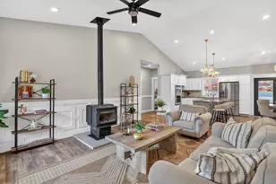 322 Round Prairie Rd, Wilderville, OR 97543 - Photo 5