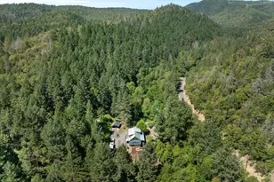 487 Wagon Trail, Jacksonville, OR 97530 - Photo 3