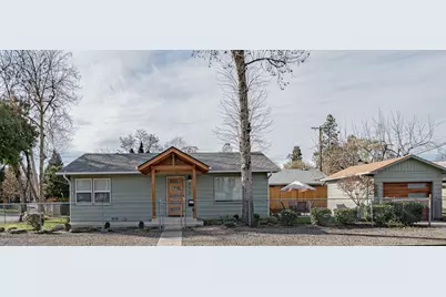 512 SE 10th Street, Grants Pass, OR 97526 - Photo 1