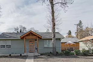 512 SE 10th St, Grants Pass, OR 97526 - Photo 1