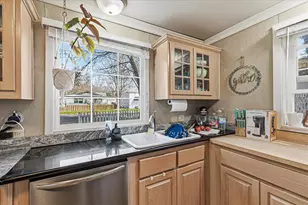 707 SW I St, Grants Pass, OR 97526 - Photo 9