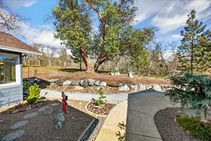 814 Steepleview Dr, Jacksonville, OR 97530 - Photo 15