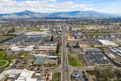 2772 W Main Street, Medford, OR 97501 - Photo 9