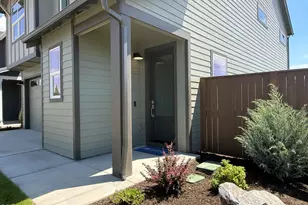 21404 SE Krakatoa Ct, Bend, OR 97702 - Photo 3