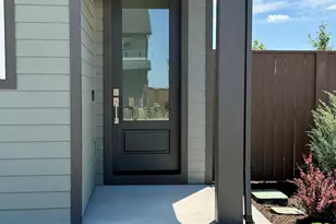 21404 SE Krakatoa Ct, Bend, OR 97702 - Photo 3