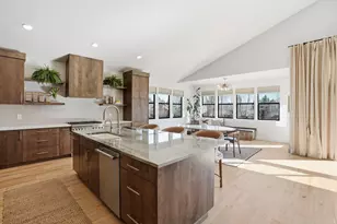 19285 Goose Creek Ct, Bend, OR 97702 - Photo 9