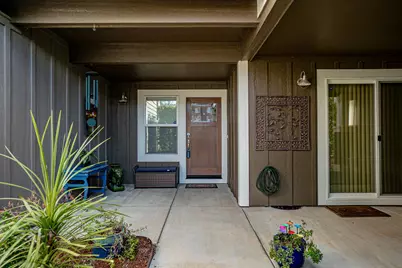 583 Plum Ridge Court, Ashland, OR 97520 - Photo 3