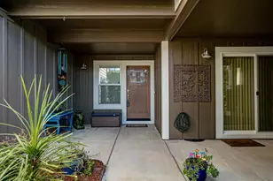 583 Plum Ridge Ct, Ashland, OR 97520 - Photo 3