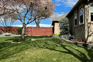 374 Leandra Ln, Eagle Point, OR 97524 - Photo 33