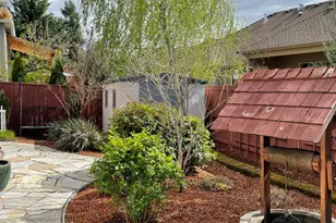 374 Leandra Ln, Eagle Point, OR 97524 - Photo 27