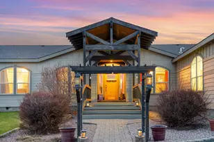 21435 Modoc Ln, Bend, OR 97702 - Photo 3