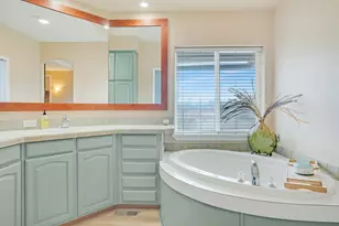 21435 Modoc Ln, Bend, OR 97702 - Photo 33