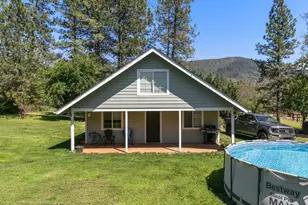 9011 Monument Dr, Grants Pass, OR 97526 - Photo 43