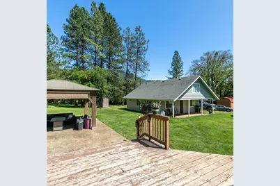 9011 Monument Drive, Grants Pass, OR 97526 - Photo 43