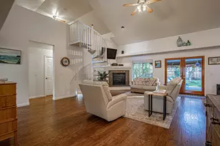 1025 Anglers Pl, Shady Cove, OR 97539 - Photo 5