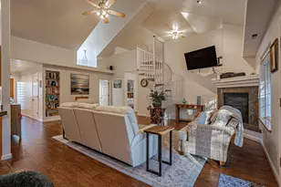 1025 Anglers Pl, Shady Cove, OR 97539 - Photo 3