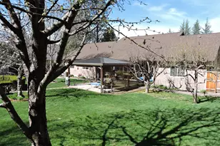 1025 Anglers Pl, Shady Cove, OR 97539 - Photo 45