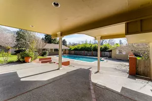 1345 NE 9th St, Grants Pass, OR 97526 - Photo 53