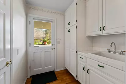 1345 NE 9th Street, Grants Pass, OR 97526 - Photo 11