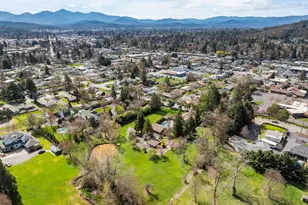 1345 NE 9th St, Grants Pass, OR 97526 - Photo 63