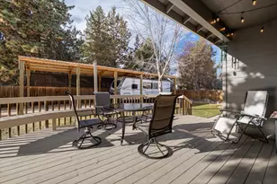 997 SE Shadowood Dr, Bend, OR 97702 - Photo 35