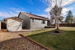 997 SE Shadowood Dr, Bend, OR 97702 - Photo 7