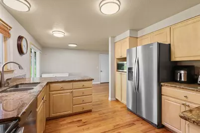 1438 Summit Loop, Grants Pass, OR 97527 - Photo 13