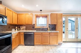 1726 SW 35th St, Redmond, OR 97756 - Photo 11