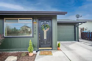 1726 SW 35th St, Redmond, OR 97756 - Photo 3