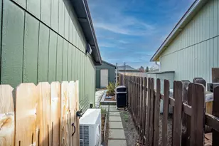 1726 SW 35th St, Redmond, OR 97756 - Photo 23