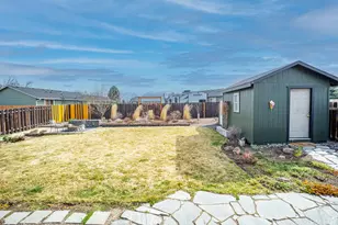 1726 SW 35th St, Redmond, OR 97756 - Photo 25