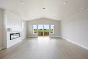 308 NW Monte Vis Ave, Madras, OR 97741 - Photo 9