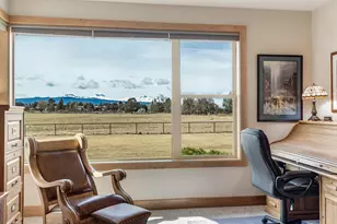 64146 Pioneer Loop, Bend, OR 97701 - Photo 19