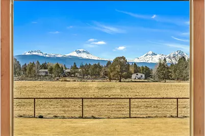 64146 Pioneer Loop, Bend, OR 97701 - Photo 9