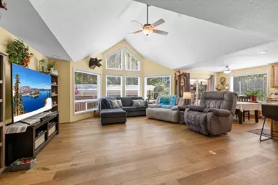 8081 W Evans Creek Road, Rogue River, OR 97537 - Photo 11