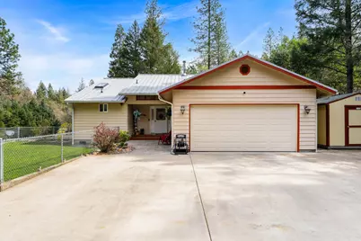 8081 W Evans Creek Road, Rogue River, OR 97537 - Photo 7