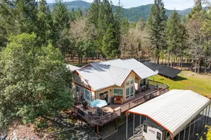 8081 W Evans Creek Rd, Rogue River, OR 97537 - Photo 5