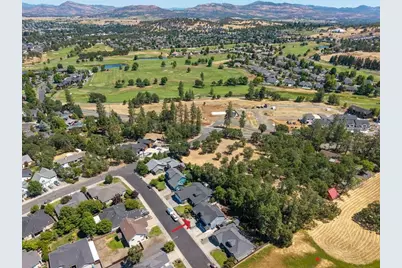 31 Wildwood Drive, Eagle Point, OR 97524 - Photo 3