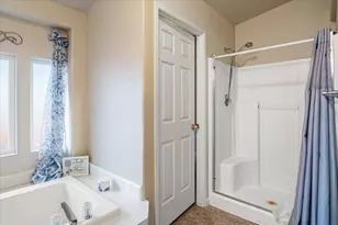 1875 NE 6th St, Redmond, OR 97756 - Photo 21