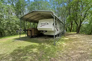 466 Three Pines Rd, Grants Pass, OR 97526 - Photo 39