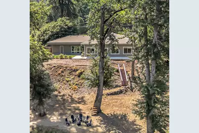 1380 Rogue River Highway, Gold Hill, OR 97525 - Photo 7