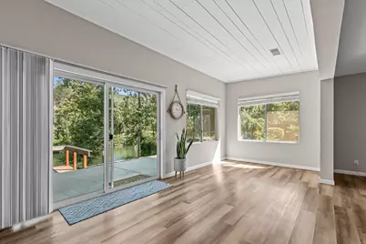 1380 Rogue River Highway, Gold Hill, OR 97525 - Photo 21