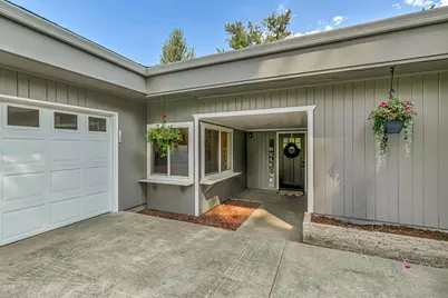 1380 Rogue River Highway, Gold Hill, OR 97525 - Photo 9