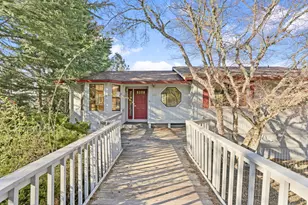 4437 San Juan Dr, Medford, OR 97504 - Photo 1