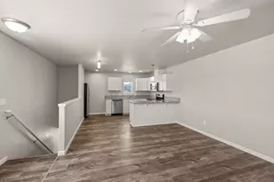 7837 Jacqueline Way, White City, OR 97503 - Photo 3