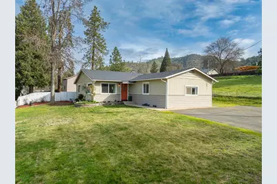 114 Short Street, Rogue River, OR 97537 - Photo 1