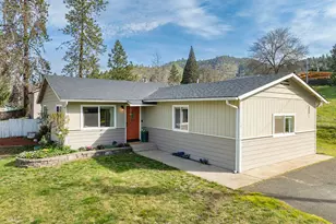 114 Short St, Rogue River, OR 97537 - Photo 3